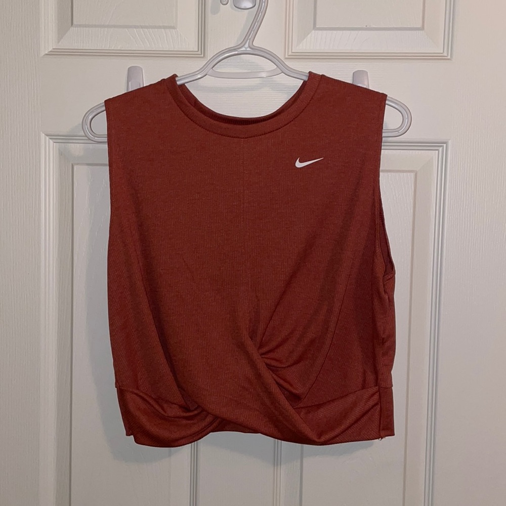 Nike workout tank size xl